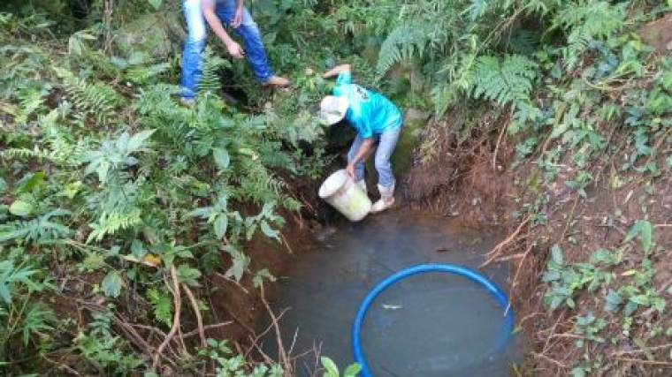 Secretaria Municipal de Agricultura Executa trabalho de Proteção a Nascente em Propriedade Rural